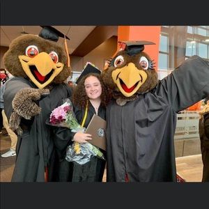 Meet your Posher, Julia